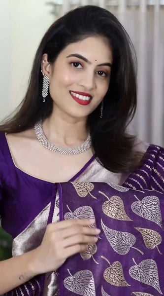 Pleasurable Purple Soft Silk Saree With Imaginative Blouse Piece