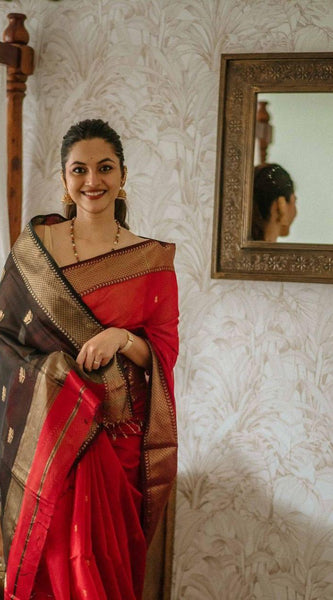 Blooming Red Cotton Silk Saree With Wonderful Blouse Piece
