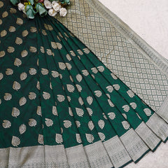 Classic Banarasi Soft Silk Drape with Vibrant Blouse Accent