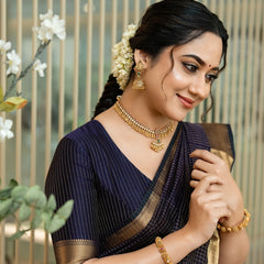 Threads of Glory: Luxe Kanjivaram for Modern Elegance