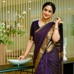 Threads of Glory: Luxe Kanjivaram for Modern Elegance
