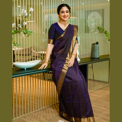 Threads of Glory: Luxe Kanjivaram for Modern Elegance