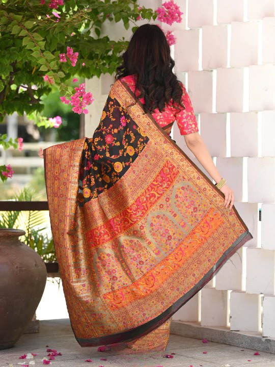 Elegant Banarasi Silk Saree with Zari Border & Pallu Black