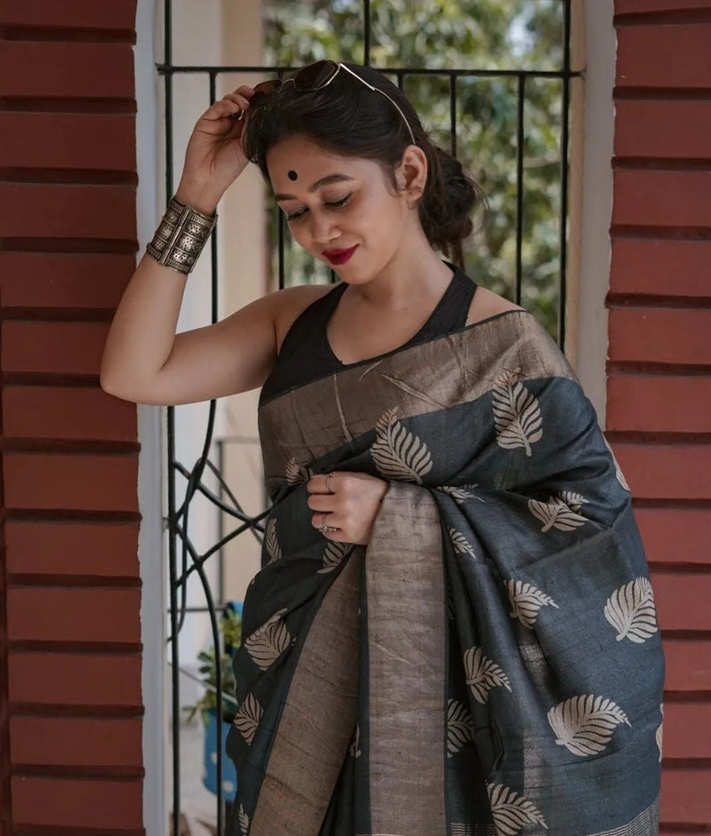 Traditional Banarasi Saree with Pure Silk Threads Black