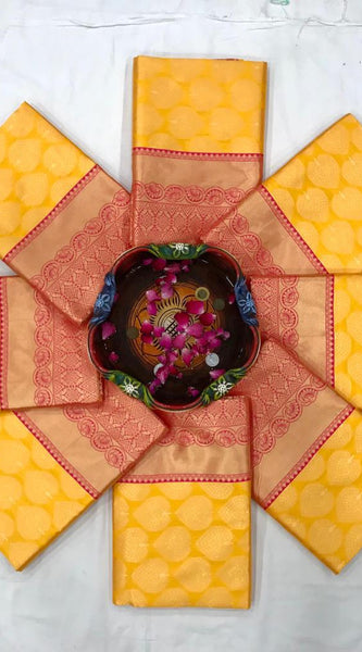 Latest Trending Lichi Silk Saree with Zari Weaving