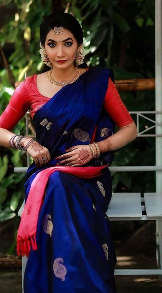 Traditional Wear Lichi Silk Saree with Stunning Zari Patterns