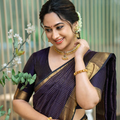 Threads of Glory: Luxe Kanjivaram for Modern Elegance