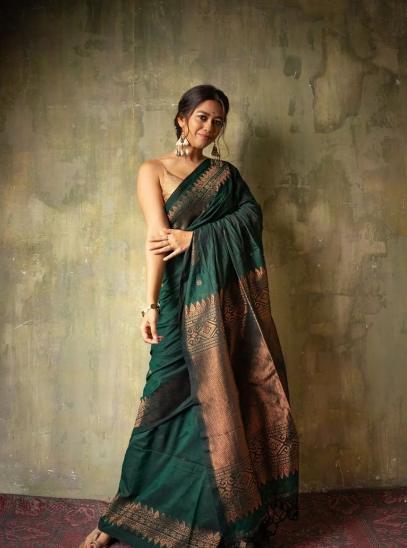 Extraordinary Green Soft Silk Saree With Intricate Blouse Piece