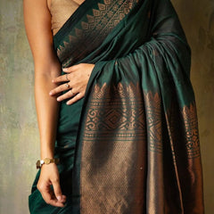 Extraordinary Green Soft Silk Saree With Intricate Blouse Piece