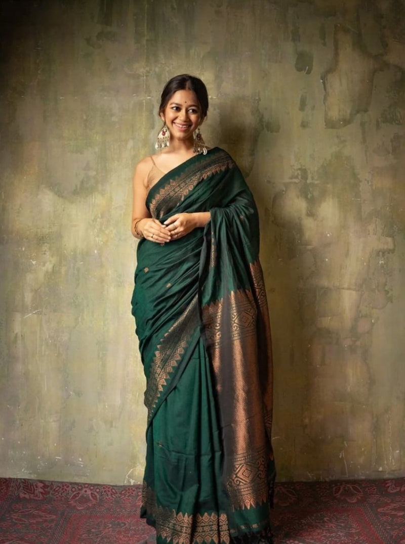 Extraordinary Green Soft Silk Saree With Intricate Blouse Piece