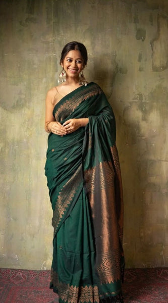Extraordinary Green Soft Silk Saree With Intricate Blouse Piece