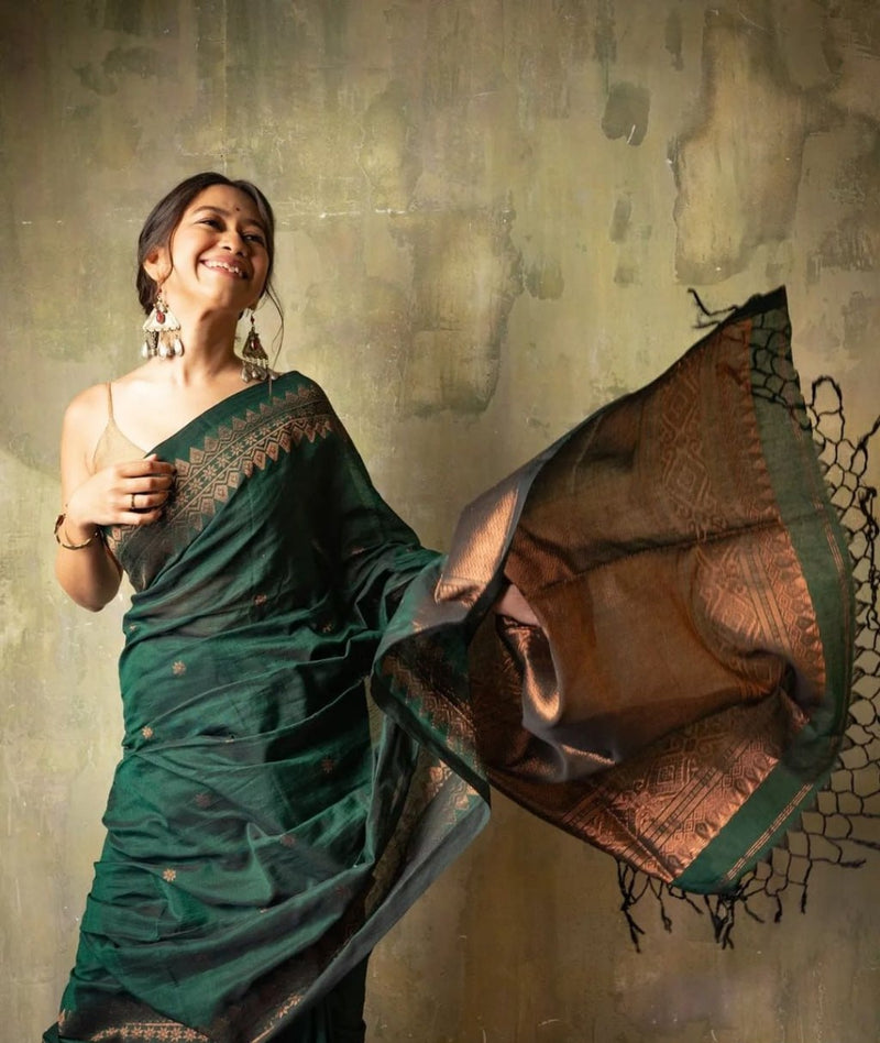 Extraordinary Green Soft Silk Saree With Intricate Blouse Piece