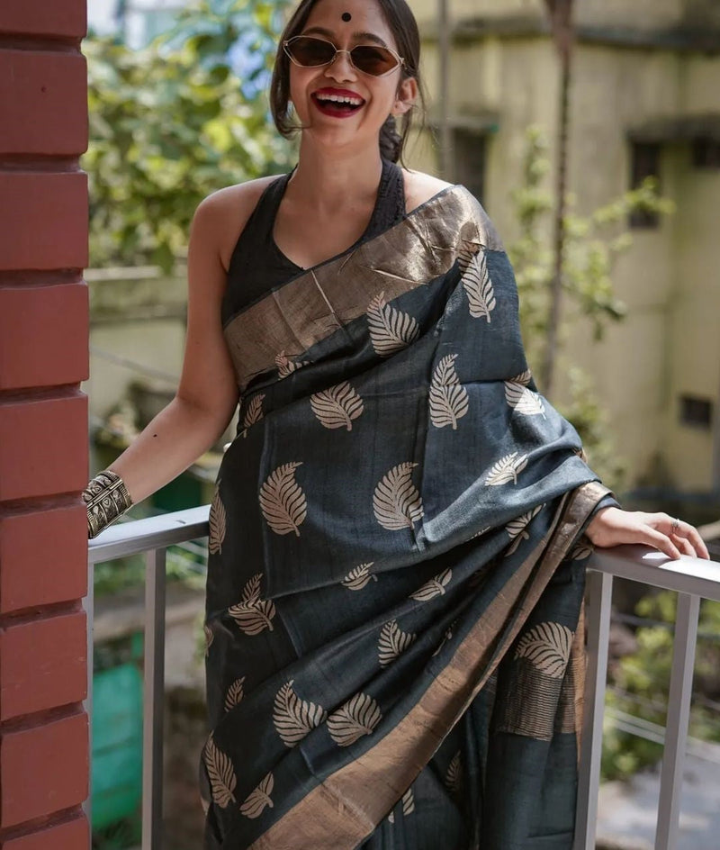Traditional Banarasi Saree with Pure Silk Threads Black