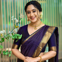 Threads of Glory: Luxe Kanjivaram for Modern Elegance