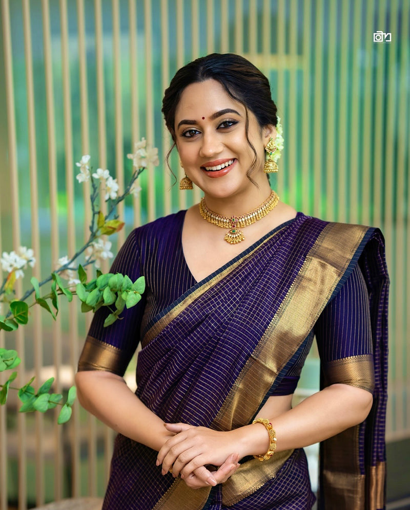 Threads of Glory: Luxe Kanjivaram for Modern Elegance