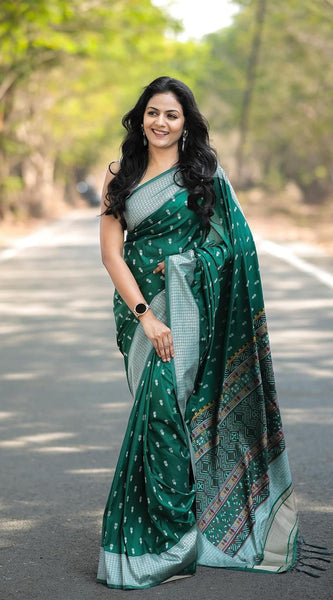 Exquisite Banarasi Silk Saree with Gold Zari Weaving