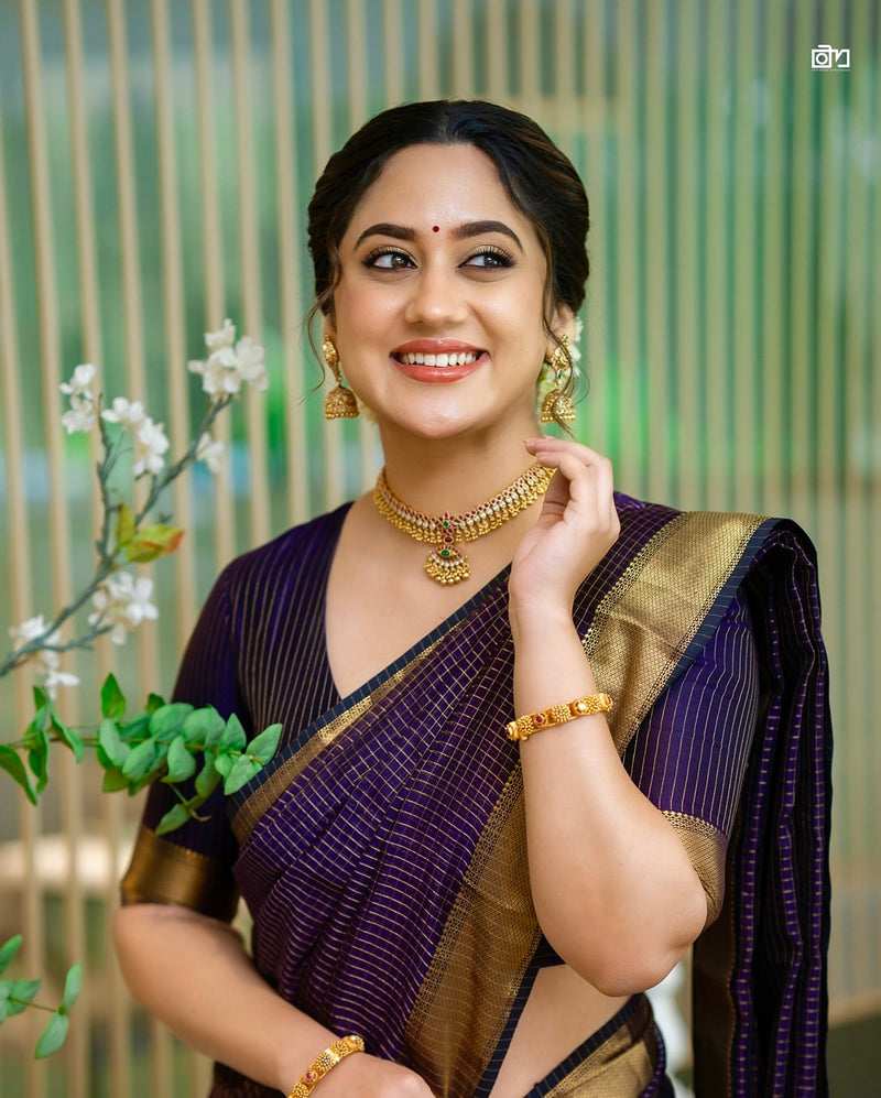 Threads of Glory: Luxe Kanjivaram for Modern Elegance