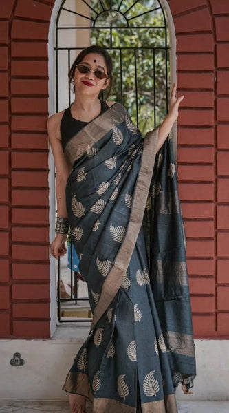 Traditional Banarasi Saree with Pure Silk Threads Black