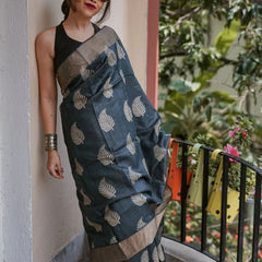 Traditional Banarasi Saree with Pure Silk Threads Black