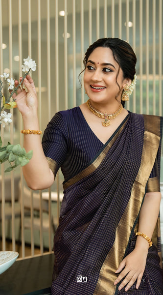 Threads of Glory: Luxe Kanjivaram for Modern Elegance