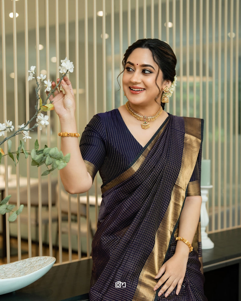 Threads of Glory: Luxe Kanjivaram for Modern Elegance