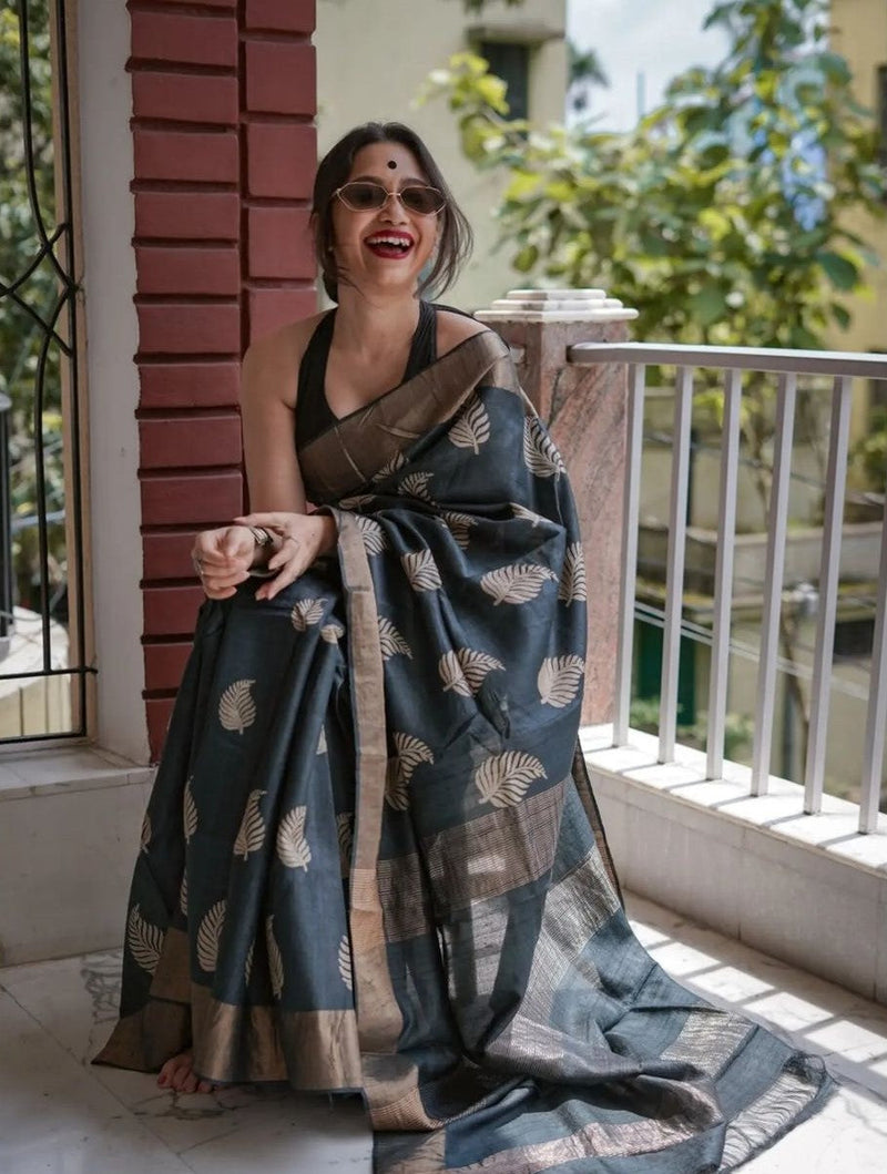 Traditional Banarasi Saree with Pure Silk Threads Black
