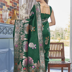 Timeless Elegance: The Legacy of Banarasi Silk Sarees
