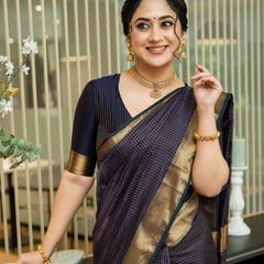 Threads of Glory: Luxe Kanjivaram for Modern Elegance