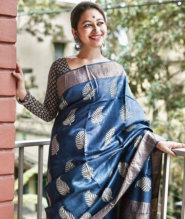 Traditional Banarasi Saree with Pure Silk Threads Black Blue