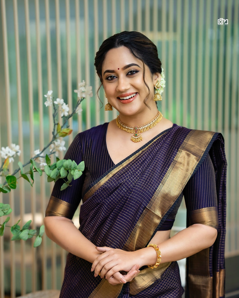 Threads of Glory: Luxe Kanjivaram for Modern Elegance