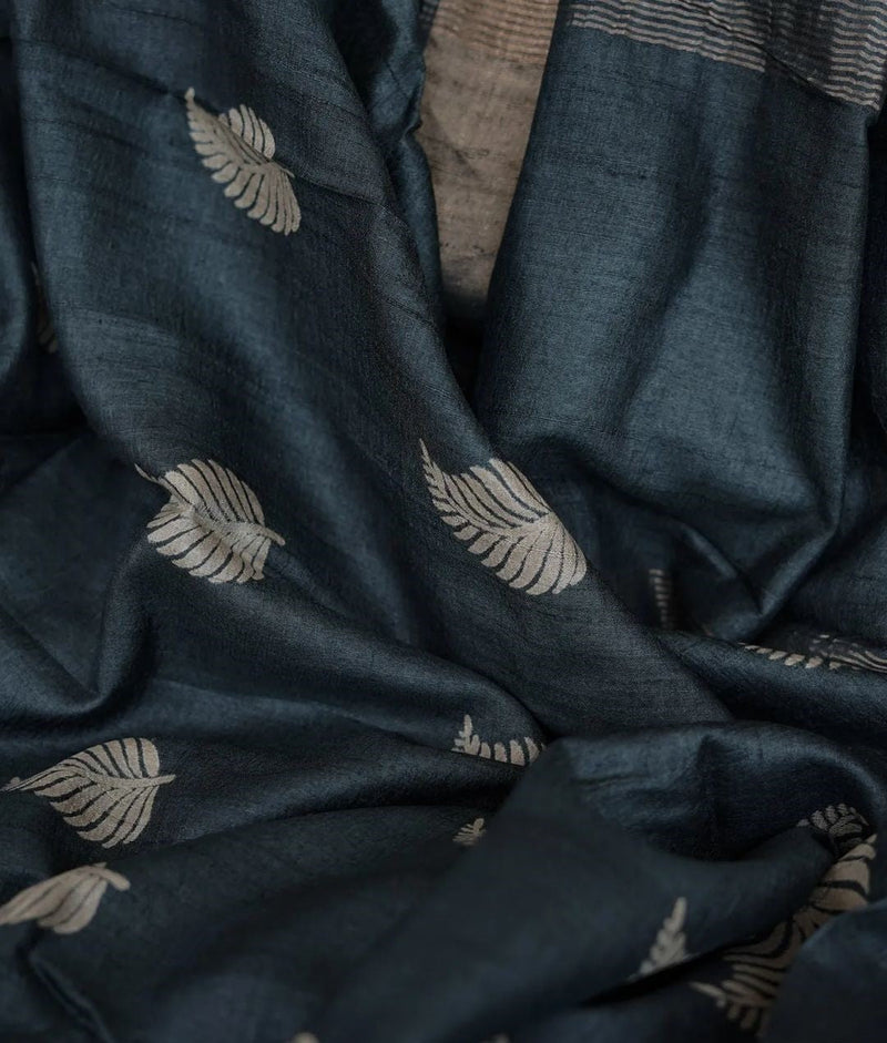 Traditional Banarasi Saree with Pure Silk Threads Black