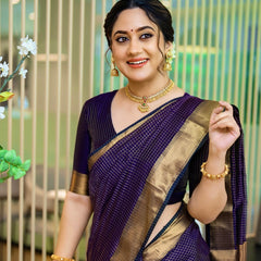 Threads of Glory: Luxe Kanjivaram for Modern Elegance