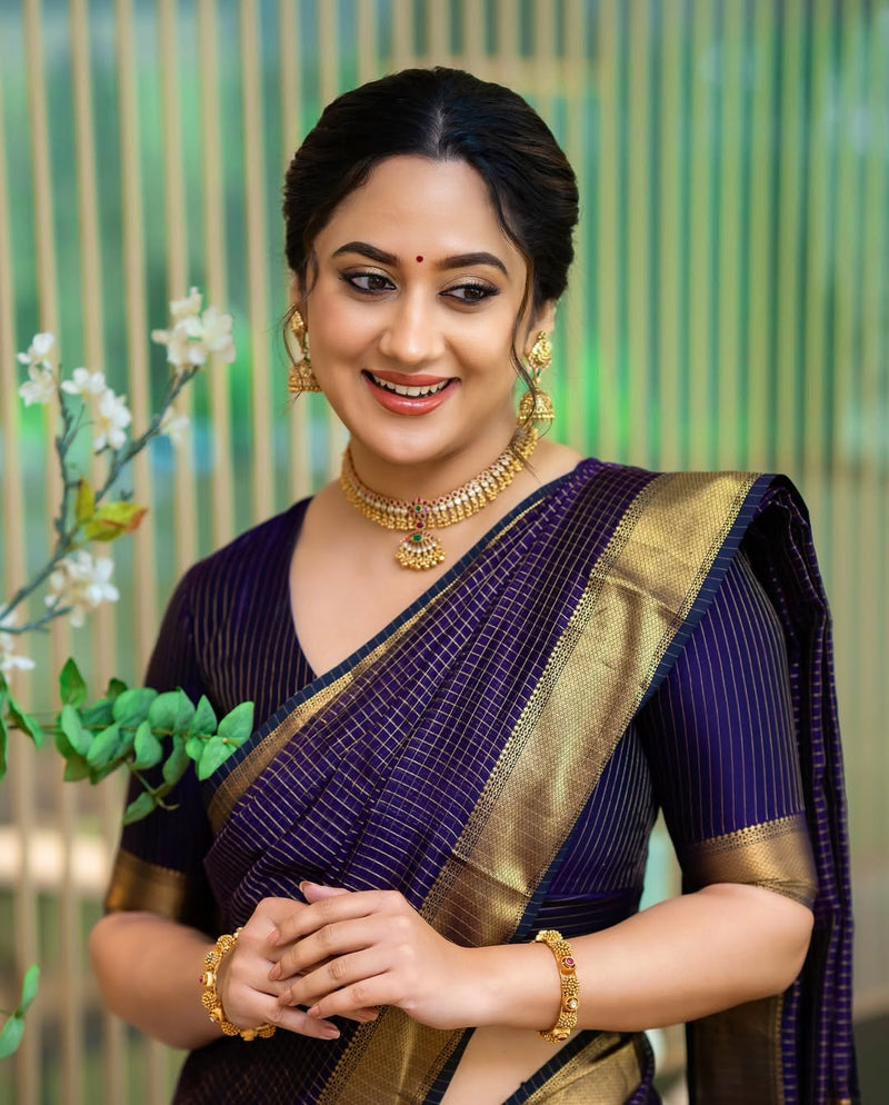 Threads of Glory: Luxe Kanjivaram for Modern Elegance