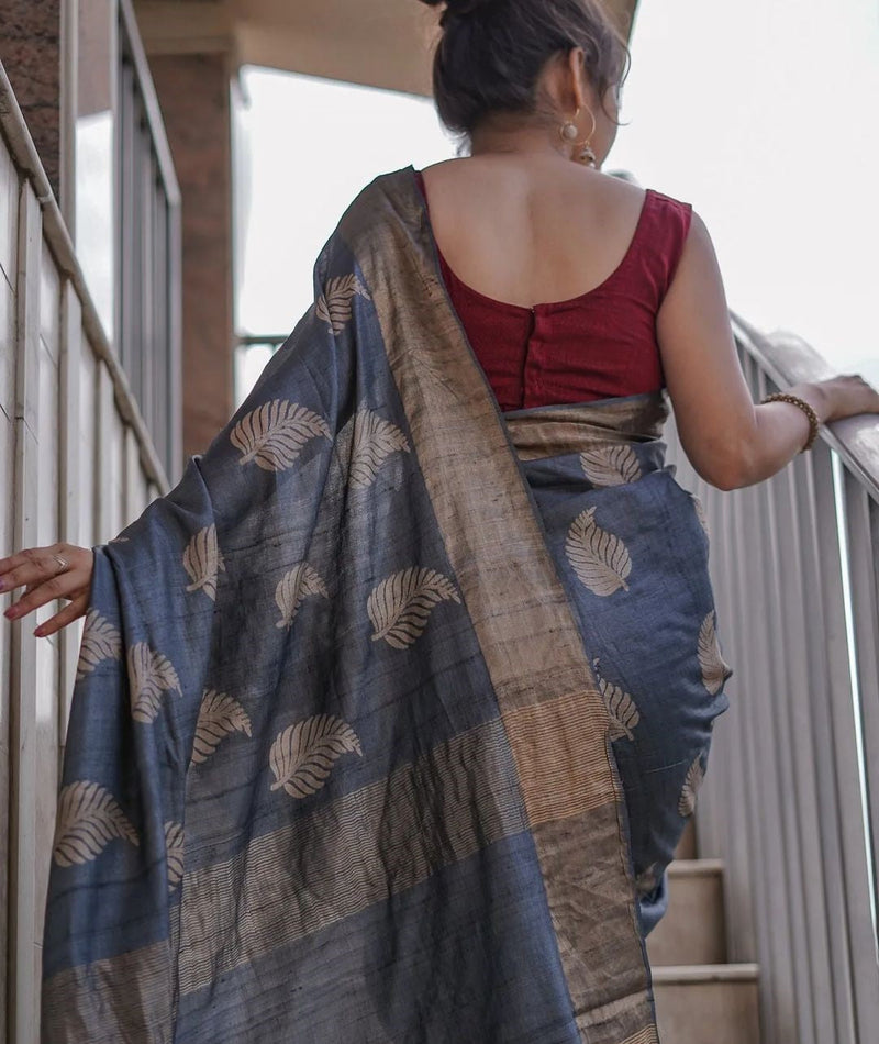 Traditional Banarasi Saree with Pure Silk Threads Grey