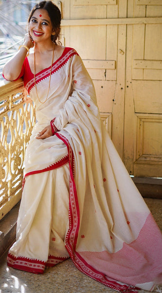 Unique Off White Cotton Silk Saree With Ravishing Blouse Piece