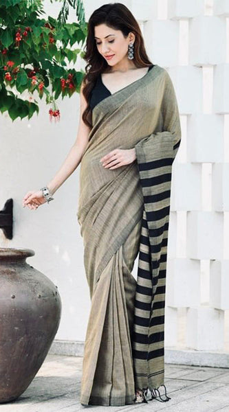 Ravishing Grey Cotton Silk Saree With Demanding Blouse Piece