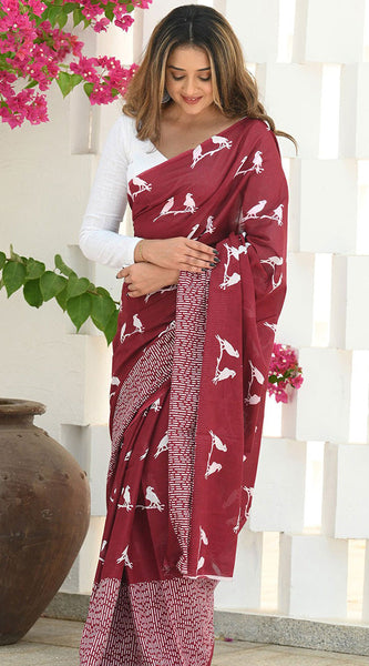 Flattering Maroon Cotton Silk Saree With Innovative Blouse Piece