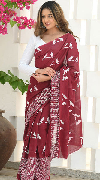 Flattering Maroon Cotton Silk Saree With Innovative Blouse Piece
