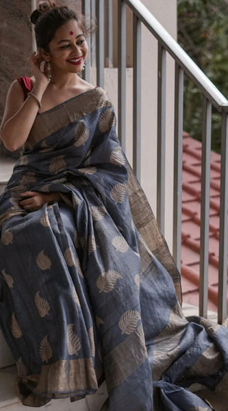 Snappy Grey Linen Silk Saree With Pulsating Blouse Piece