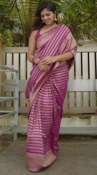 Incomparable Magenta Soft Silk Saree With Resonant Blouse Piece
