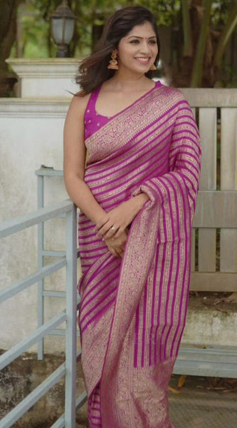 Incomparable Magenta Soft Silk Saree With Resonant Blouse Piece