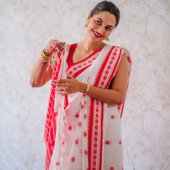 Lissome White Cotton Silk Saree With Smashing Blouse Piece