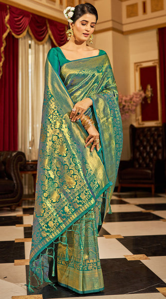 Demure Rama Kanjivaram Silk Saree With Evocative Blouse Piece
