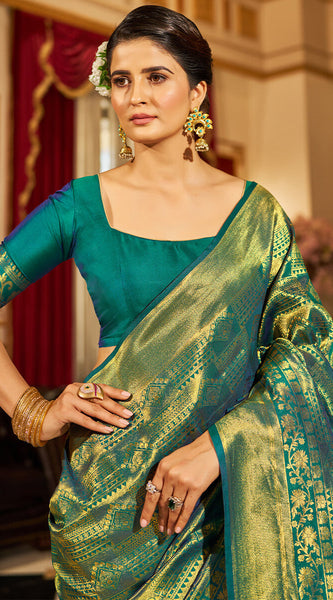 Demure Rama Kanjivaram Silk Saree With Evocative Blouse Piece