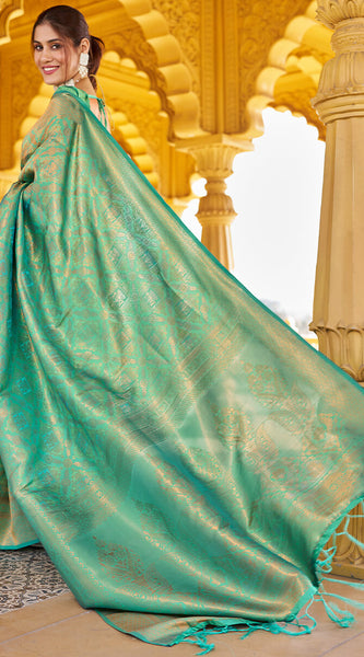 Petrichor Green Kanjivaram Silk Saree With Splendiferous Blouse Piece