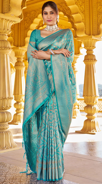 Pulsating Sea Green Kanjivaram Silk Saree With Resplendent Blouse Piece