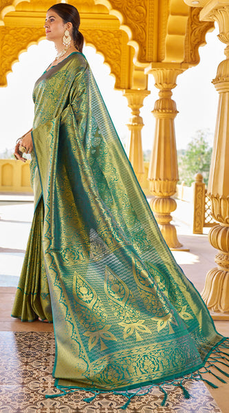 Sumptuous Rama Kanjivaram Silk Saree With Splendorous Blouse Piece