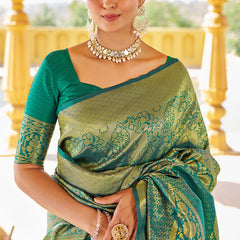 Sumptuous Rama Kanjivaram Silk Saree With Splendorous Blouse Piece