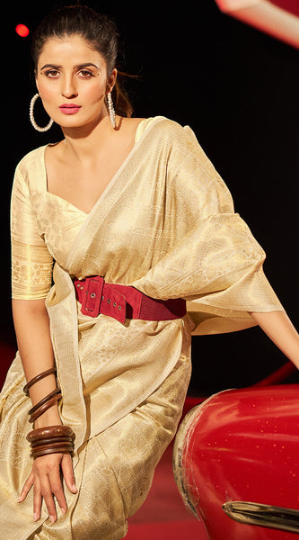Sempiternal Beige Kanjivaram Silk Saree With Imbrication Blouse Piece