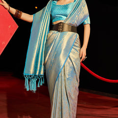 Chatoyant Firozi Kanjivaram Silk Saree With Admirable Blouse Piece
